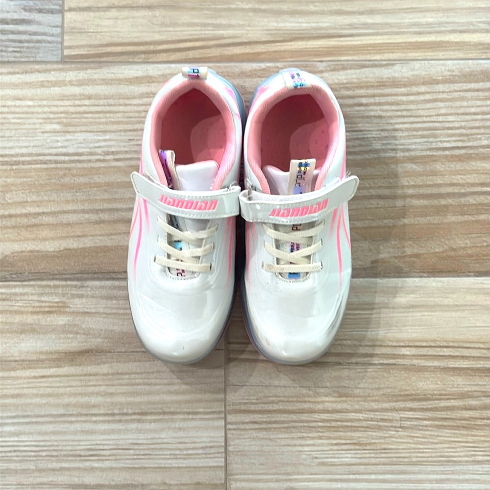 Girls skate shoes size 4 big girls